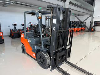 Toyota 2019 02-8FDF25-thumb-1