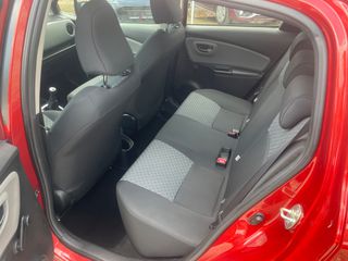 Toyota Yaris 2015 FULL EXTRA-thumb-38
