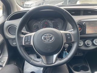Toyota Yaris 2015 FULL EXTRA-thumb-39