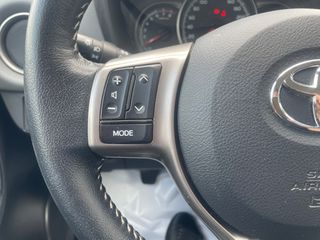 Toyota Yaris 2015 FULL EXTRA-thumb-40