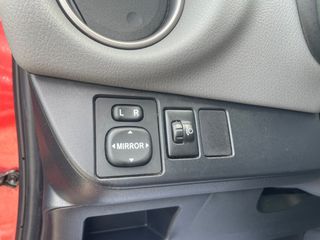 Toyota Yaris 2015 FULL EXTRA-thumb-46