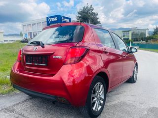 Toyota Yaris 2015 FULL EXTRA-thumb-11