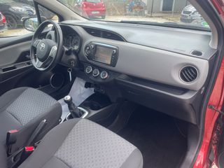 Toyota Yaris 2015 FULL EXTRA-thumb-32