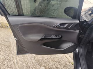 Opel Corsa 2016-thumb-9