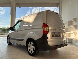 Ford Transit Courier 2016-thumb-5