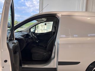 Ford Transit Courier 2016-thumb-8
