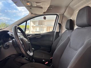 Ford Transit Courier 2016-thumb-10