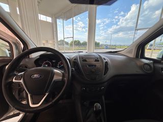 Ford Transit Courier 2016-thumb-11