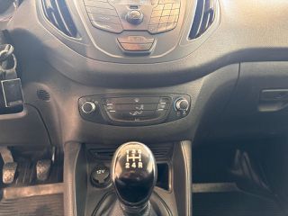 Ford Transit Courier 2016-thumb-12