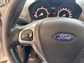 Ford Transit Courier 2016-thumb-16