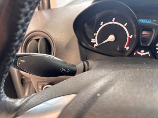 Ford Transit Courier 2016-thumb-17