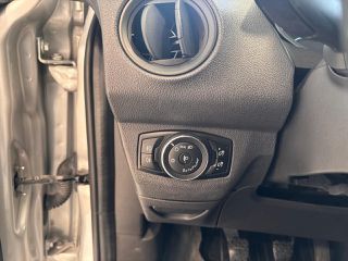 Ford Transit Courier 2016-thumb-19