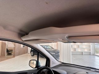 Ford Transit Courier 2016-thumb-23