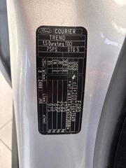 Ford Transit Courier 2016-thumb-24