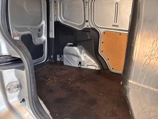 Ford Transit Courier 2016-thumb-26
