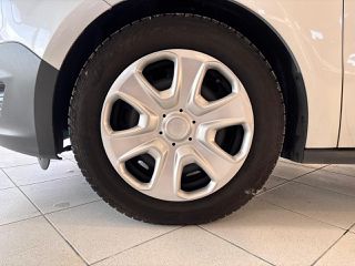 Ford Transit Courier 2016-thumb-31