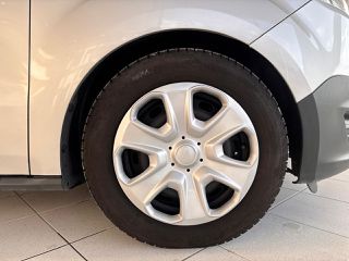 Ford Transit Courier 2016-thumb-34