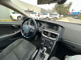 Volvo V40 Cross Country 2014-thumb-8