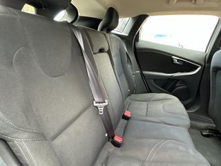 Volvo V40 Cross Country 2014-thumb-13