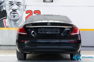 Mercedes-Benz E 200 2019-thumb-6