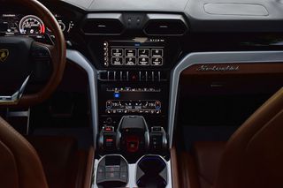 Lamborghini Urus 2019 KEΡΑΜΙΚΑ ΦΡΕΝΑ ΑKRAPOVIC B&O PAN/AMA HEAD/UP ΨΥΧ/NA ΘΕΡΜ/NA-thumb-26