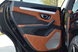 Lamborghini Urus 2019 KEΡΑΜΙΚΑ ΦΡΕΝΑ ΑKRAPOVIC B&O PAN/AMA HEAD/UP ΨΥΧ/NA ΘΕΡΜ/NA-thumb-47