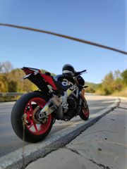 Aprilia Tuono 2016 V4 1100 FACTORY-thumb-4