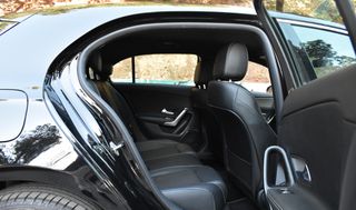 Mercedes-Benz A 250 2022 e-PLUG IN HYBRID-PROGRESSIVE-8 G DCT-thumb-18