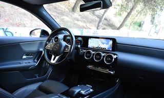 Mercedes-Benz A 250 2022 e-PLUG IN HYBRID-PROGRESSIVE-8 G DCT-thumb-19