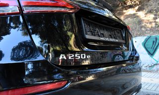 Mercedes-Benz A 250 2022 e-PLUG IN HYBRID-PROGRESSIVE-8 G DCT-thumb-9