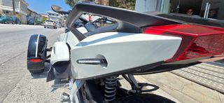 CAN-AM Spyder RT 2012-thumb-14