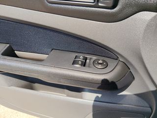 Ford Focus 2006-thumb-8
