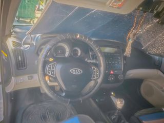 Kia Ceed / cee'd 2008-thumb-23