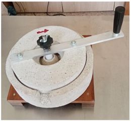 Ο μύλος για αλέσει καρπούς όπως σιτάρι,
κριθάρι,καλαμπόκι, φάβα, λαθούρι,ρύζι,αλάτι χονδρό, κ.λ.π.
( ζάχαρη κρυσταλική να την αλέσει άχνη )