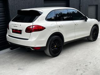 Porsche Cayenne 2010 S HYBRID-thumb-3