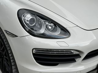 Porsche Cayenne 2010 S HYBRID-thumb-5