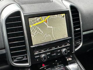 Porsche Cayenne 2010 S HYBRID-thumb-42