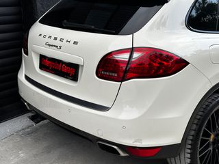 Porsche Cayenne 2010 S HYBRID-thumb-12