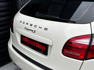 Porsche Cayenne 2010 S HYBRID-thumb-13