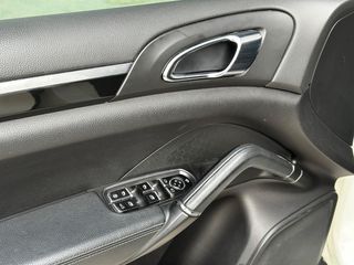 Porsche Cayenne 2010 S HYBRID-thumb-27