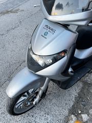 Piaggio Beverly 250 2005-thumb-3
