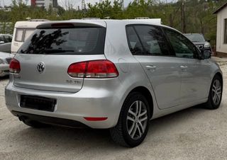 Volkswagen Golf 2010-thumb-1