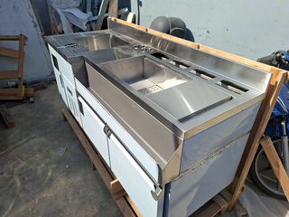 Coffee station , γούρνα με διάτρητη σχάρα για το στράγγισμα σκευών , θέσεις για GN λεκανάκια , ψυγείο στη βάση του για τη συντήρηση υλικών και ποτών ,  Διαστάσεις 180Χ70Χ95cm-thumb-1