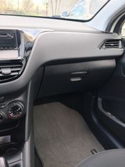 Peugeot 208 2016