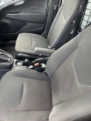 Ford Courier 2022-thumb-14