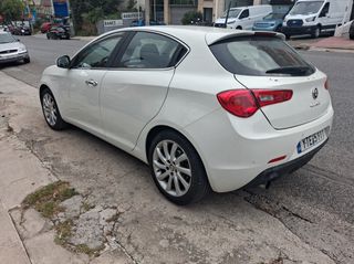 Alfa Romeo Giulietta 2014-thumb-1