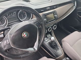 Alfa Romeo Giulietta 2014-thumb-3