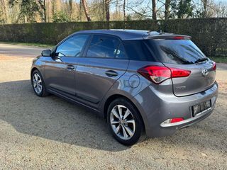 Hyundai i 20 2015 Black line