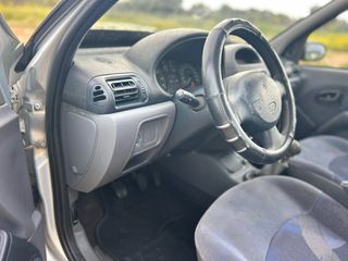 Renault Clio 2002-thumb-6