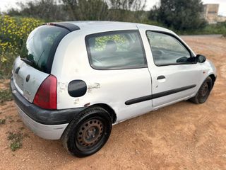 Renault Clio 2002-thumb-11